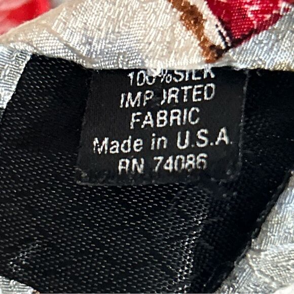 Coca Cola 100% Silk Men’s Neck Tie POLAR BEAR FACES BOTTLE 58”L 4”W made USA - Picture 5 of 5